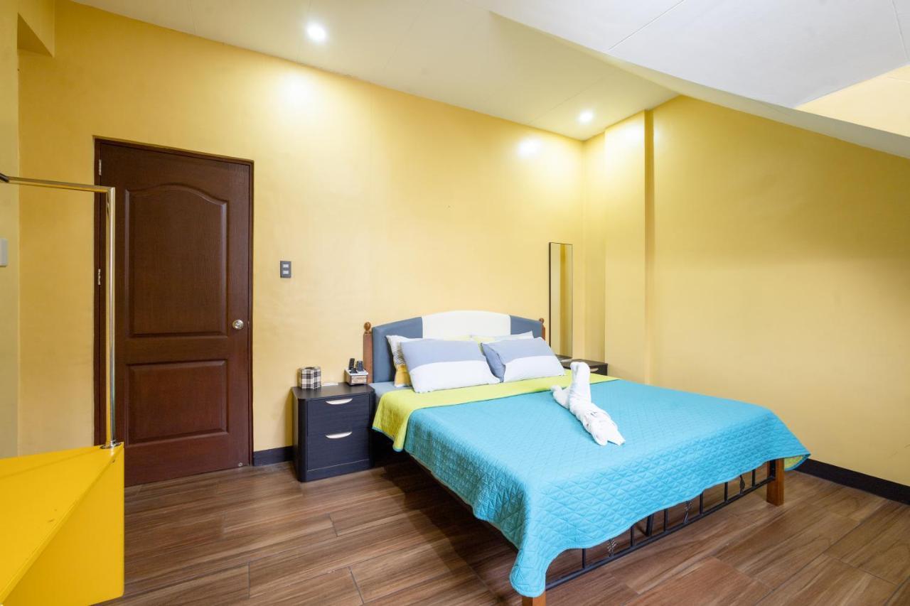 Casa Heradurra Uno/Dos Manila Eksteriør billede